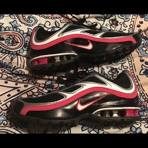 Nike REAX Women’s Sneakers